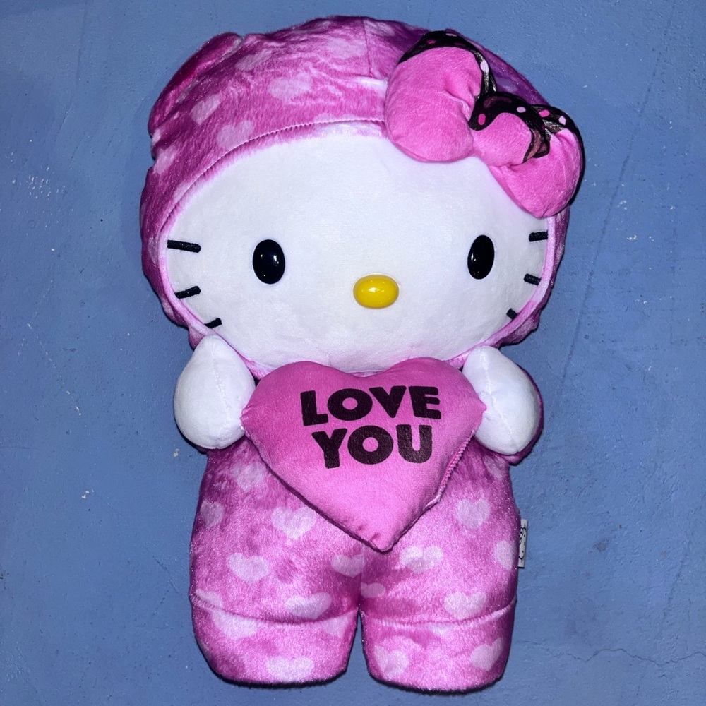 hello kitty valentines greeter